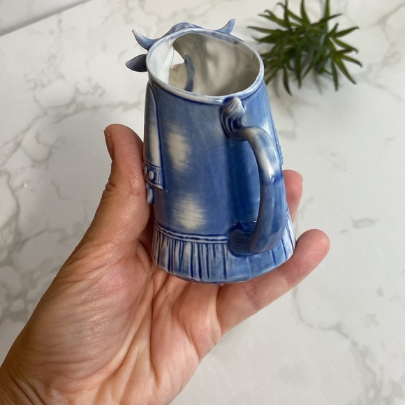 Vintage antique Schafer & Vator porcelain cow creamer Blue white comical dress - Picture 6 of 8